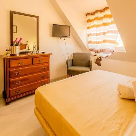 La Morena Bed & Breakfast *