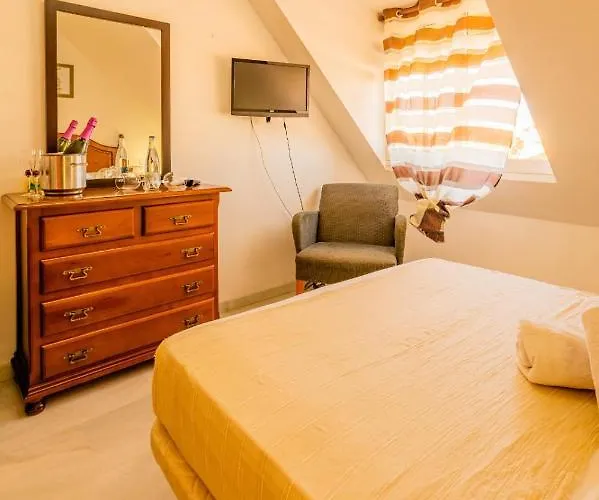 La Morena Bed & Breakfast 3*