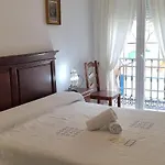 Oda ve Kahvaltı La Morena 3*